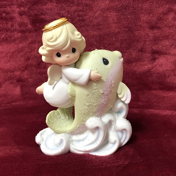 1997 Precious moments “Fountains of Angels”